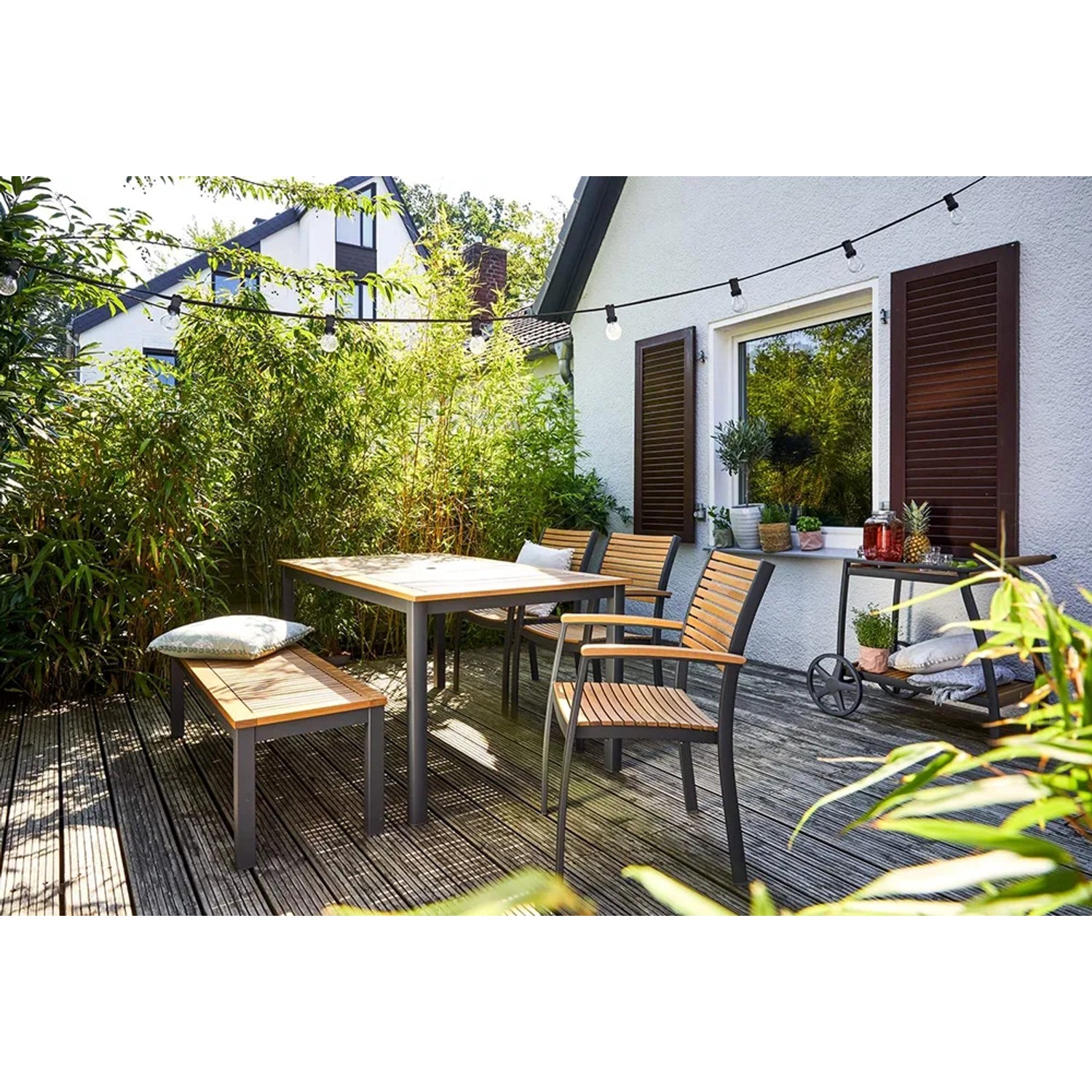 Rechteckiger Gartentisch Bonlee aus FSC®-Holz, braun, 166x90 cm, mit Platz für 6 Personen.