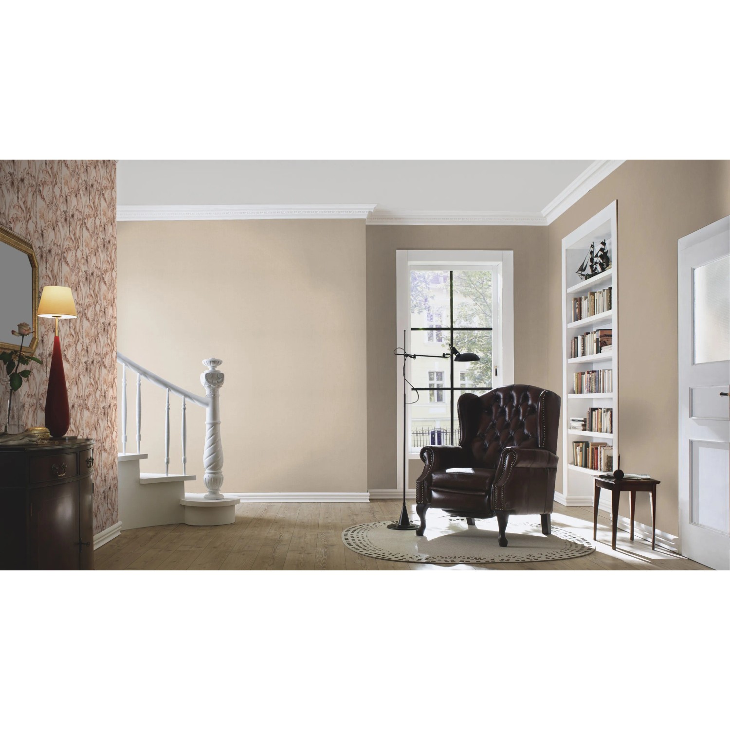 Helles Wohnzimmer mit Rasch Vliestapete Florentine III Uni Leinen in Beige. Dekorative Tapete mit Leinenstruktur.