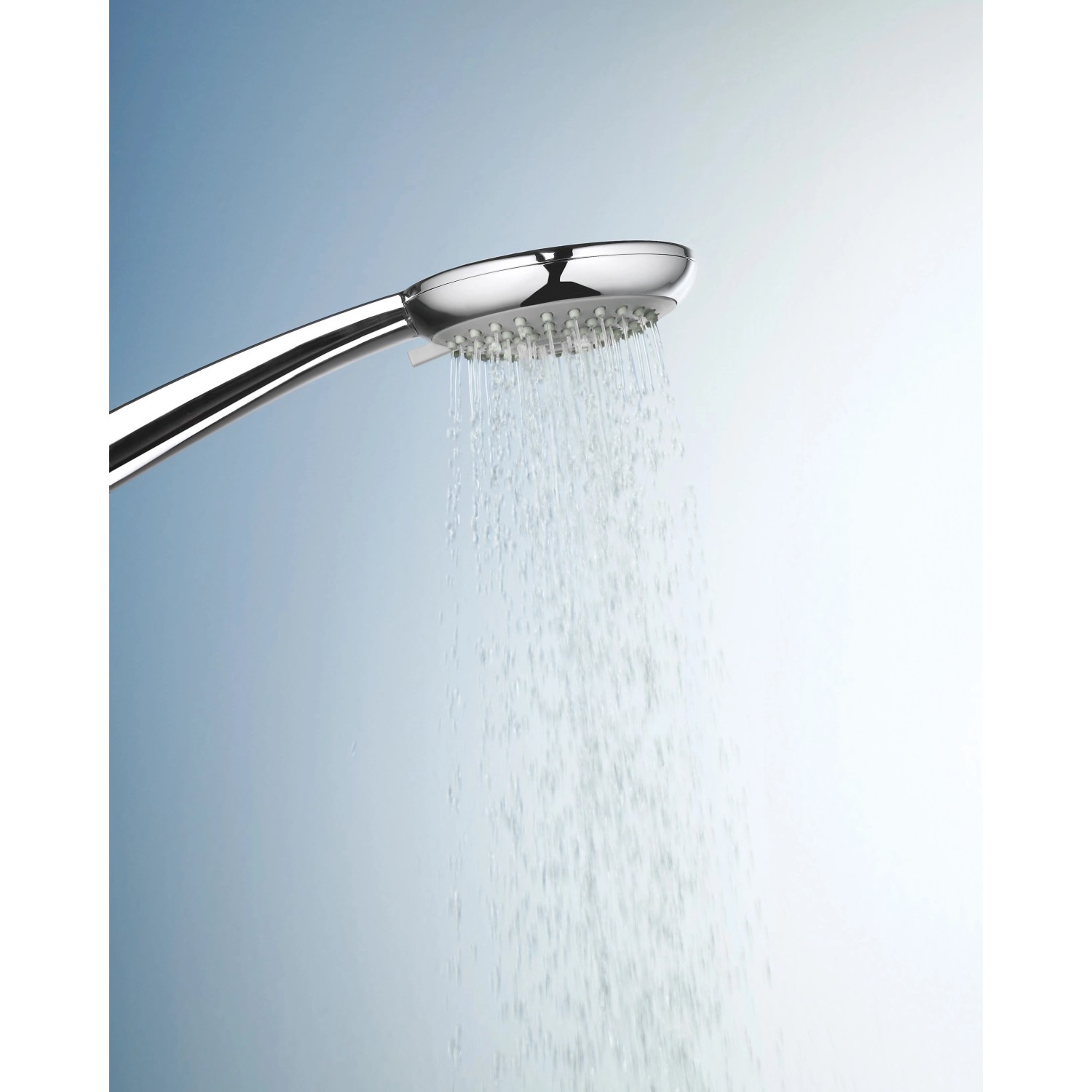 Handbrause der Breuer Aquamaxx 310 Duscharmatur mit Wasserstrahl.