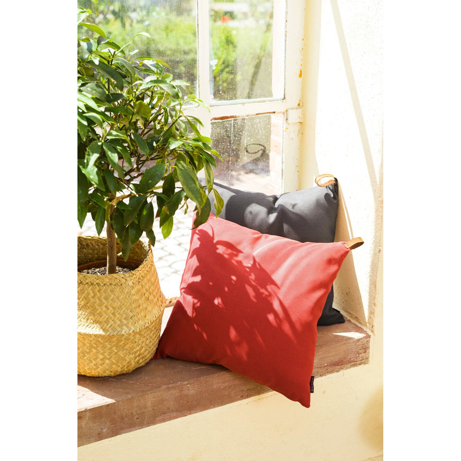 mokebo Kissenhülle Das Sonnenplätzchen Outdoor 50 x 50 cm Grau kaufen bei OBI