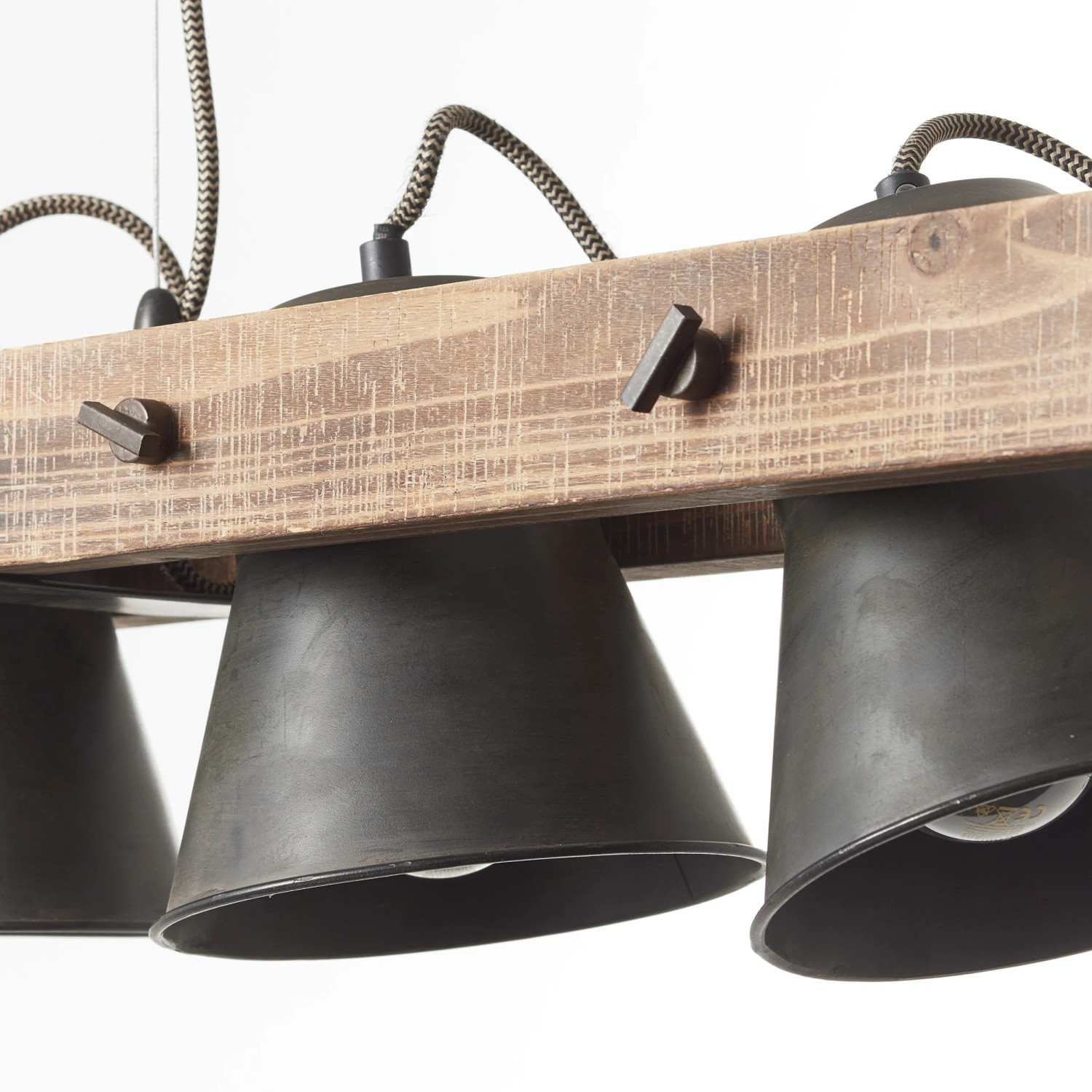 Brilliant Pendelleuchte Plow, 3-flammig, schwarz, aus Stahl und Holz.