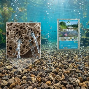 Poröses Vdvelde STEP ONE Teichsubstrat am Teichboden, mit Produktbeutel und Detailansicht der Filterfunktion für Wasserpflanzen.