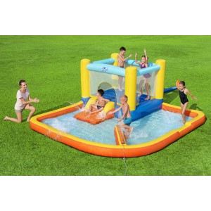 H2OGO!™ Wasserpark Beach Bounce mit Rutsche, Hüpfburg und Poolbereich im Garten.