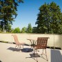 Balkon mit Weizen-farbener HDPE Balkonumrandung als Sichtschutz, 90x500cm.