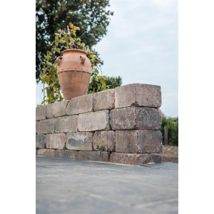 Mauer aus Diephaus Mauersteinen Collo Herbstlaub mit Pflanzgefäß. Einfassung für Garten und Terrasse.