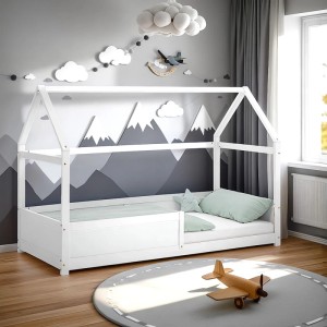 Weißes Kinder Hausbett aus Kiefernholz mit Rausfallschutz 90x200 cm. Bodenbett im Kinderzimmer.