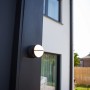 Moderne Lutec LED-Außenwandleuchte Eklips in Anthrazit mit drehbaren Leuchtenköpfen.