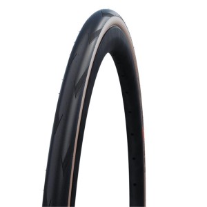 Schwalbe Pro One Rennradreifen, schwarz mit hellbrauner Seitenwand und markantem Profil. Hochwertiger Fahrradreifen.