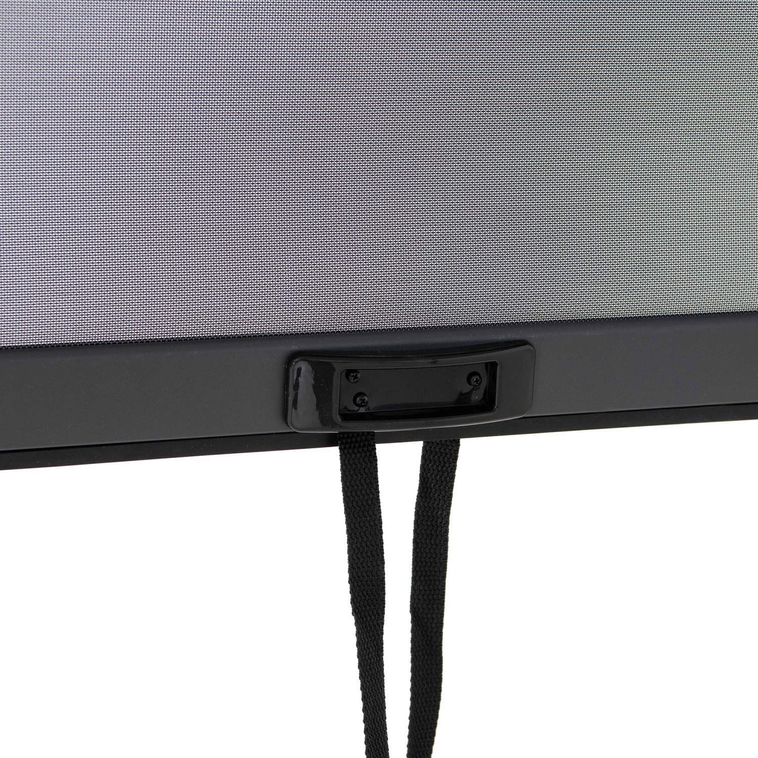 Detailaufnahme: Sunjoy Rollo für Matterhorn Pergola, Textilgewebe mit Griff zur Höhenverstellung.