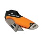 Fiskars Universal-Klappmesser CarbonMax, orange-schwarz, mit ausgefahrener Klinge.