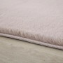 Detailaufnahme: Beiger Ayyildiz Kurzflorteppich Pouffy, weicher Flor.