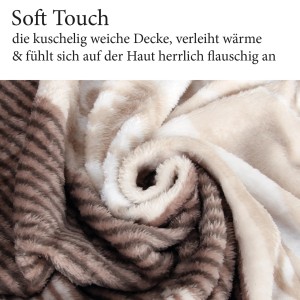 Beige Kuscheldecke (130x170) mit Ornament-Muster. Weiche Flanelldecke für Sofa oder Bett.