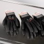 Mephisto Arbeitshandschuhe, verschiedene Größen, Teil des Werkzeugwagen-Sets.