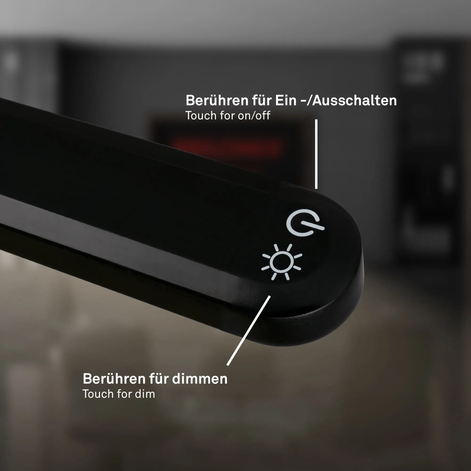 Detailaufnahme: Touchdimmer der schwarzen Brilo LED-Tischleuchte Mura zum Dimmen und Ein-/Ausschalten.