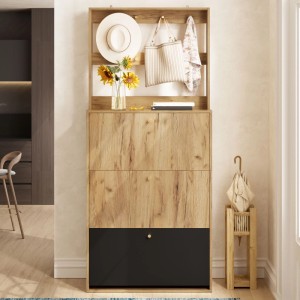 Schlanker Schuhschrank mit 3 Klappen in Holzoptik und Schwarz, integrierte Haken für Garderobe im Flur.