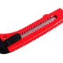 Rotes Abbrechmesser, 18 mm Klingenbreite, mit schwarzem Griffstück.