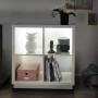 Weißes Regal mit Paulmann MaxLED Streifen, beleuchtet mit warmweißem Licht.