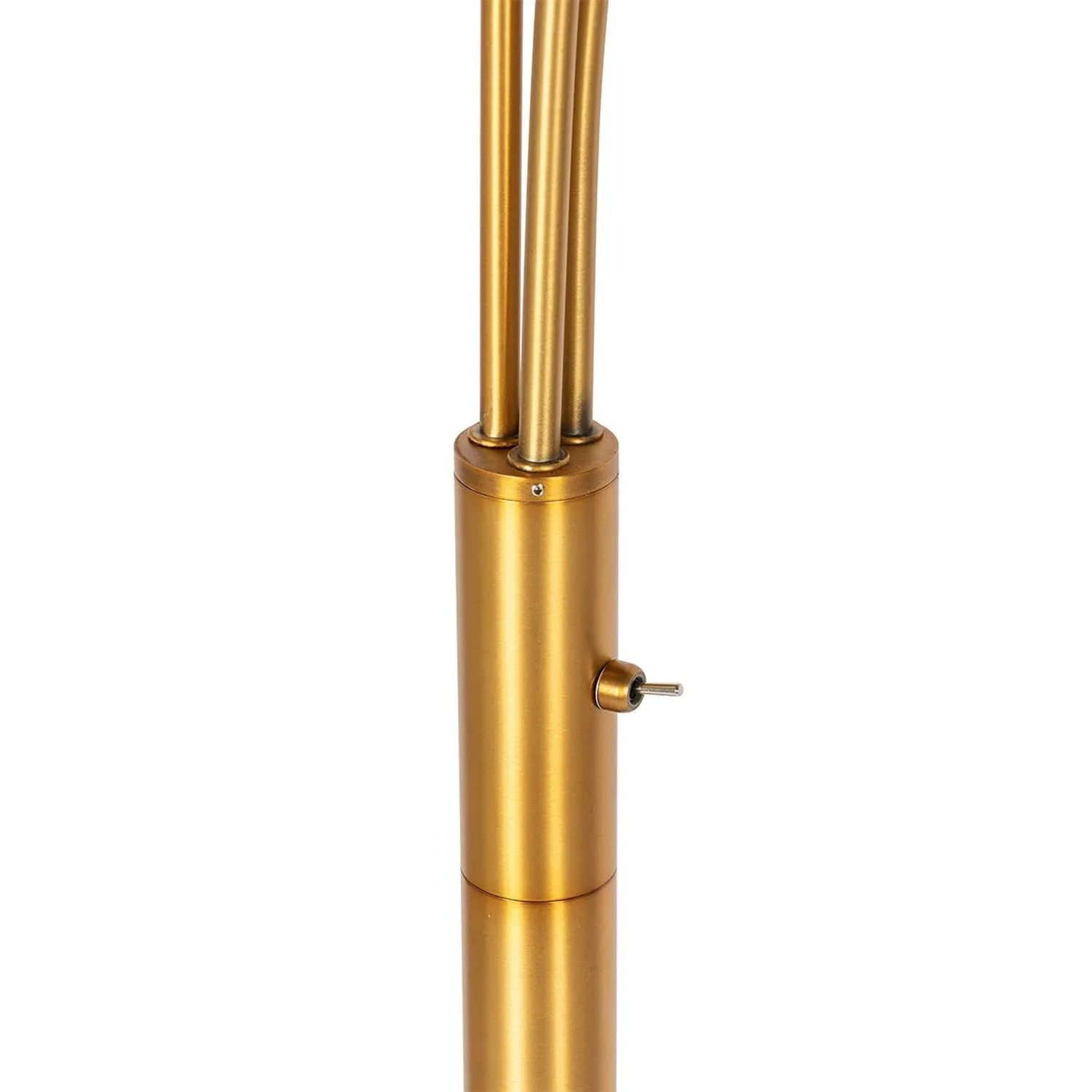 Detailaufnahme der bronzefarbenen Bogenlampe Nina mit Marmorfuß und drei Leuchten. Innenleuchte für Wohnzimmer.
