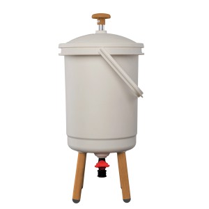 Juwel Bokashi Küchenkomposter Sensei, weiß, mit Deckel, Griff und Zapfhahn auf Holzfüßen.