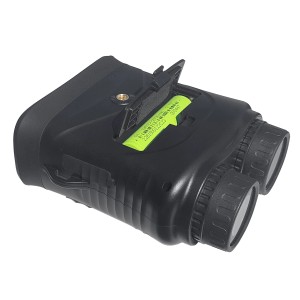 Technaxx TX-257 Nachtsicht-Fernglas mit geöffnetem Batteriefach und eingesetzter Batterie.