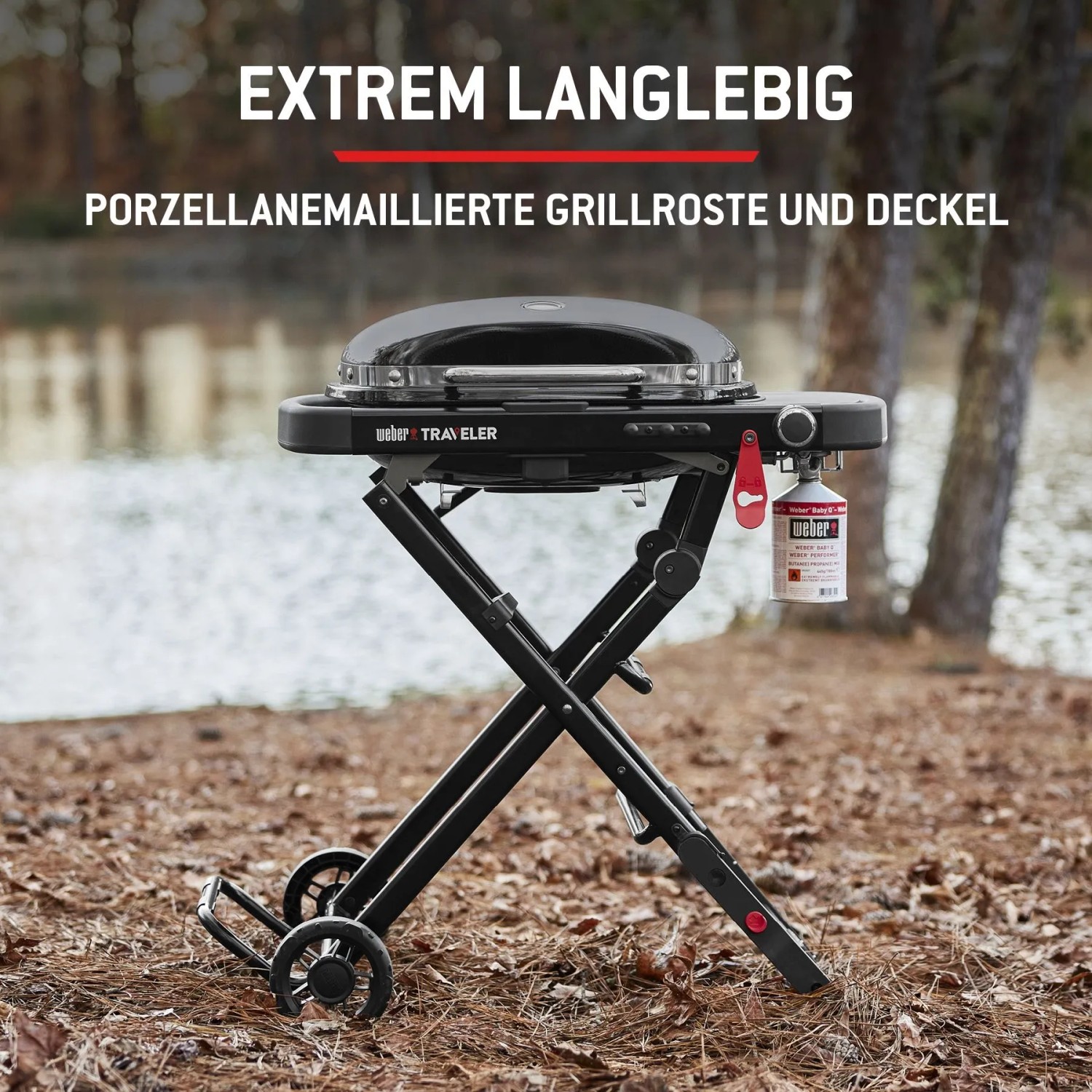 Schwarzer Weber Gasgrill Traveler Compact mit porzellanemailliertem Deckel und klappbarem Untergestell.
