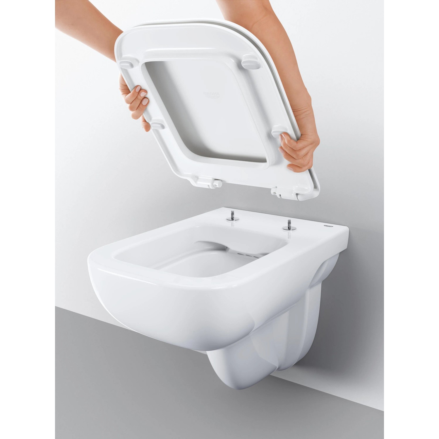 Grohe Wand-Tiefspül-WC Start Edge Set mit abnehmbarem SoftClose-Sitz.
