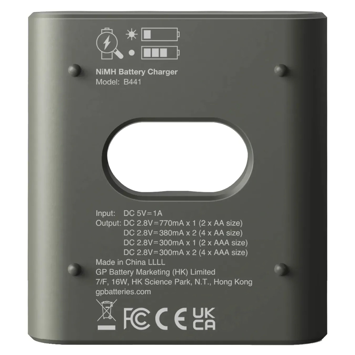 GP Akku-Ladegerät USB B441 mit 4 AA Akkus. Ladegerät Rückseite mit technischen Daten.