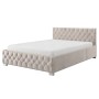 Beiges Polsterbett Nizza 140x200 cm mit Chesterfield-Steppung, Bettkasten und LED-Beleuchtung.