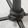 Detailaufnahme des anthrazitfarbenen Schirmständers für Schneider Ampelschirm, Fokus auf Basis und Feststellmechanismus.