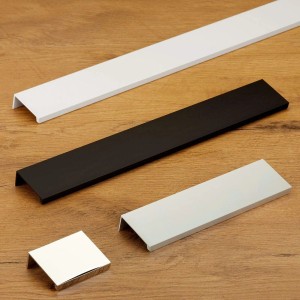 SOTECH BLANKETT Jane Möbelgriffe in Schwarz, Weiß und Silber aus Aluminium.