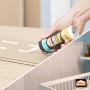 Anwendung von Pattex Montagekleber Kleben statt Bohren, 133g Spender, Weiß.
