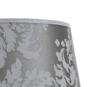 Silberner Stoff-Lampenschirm für Tischlampen mit glänzendem Barock-Muster, Ø 19 cm.