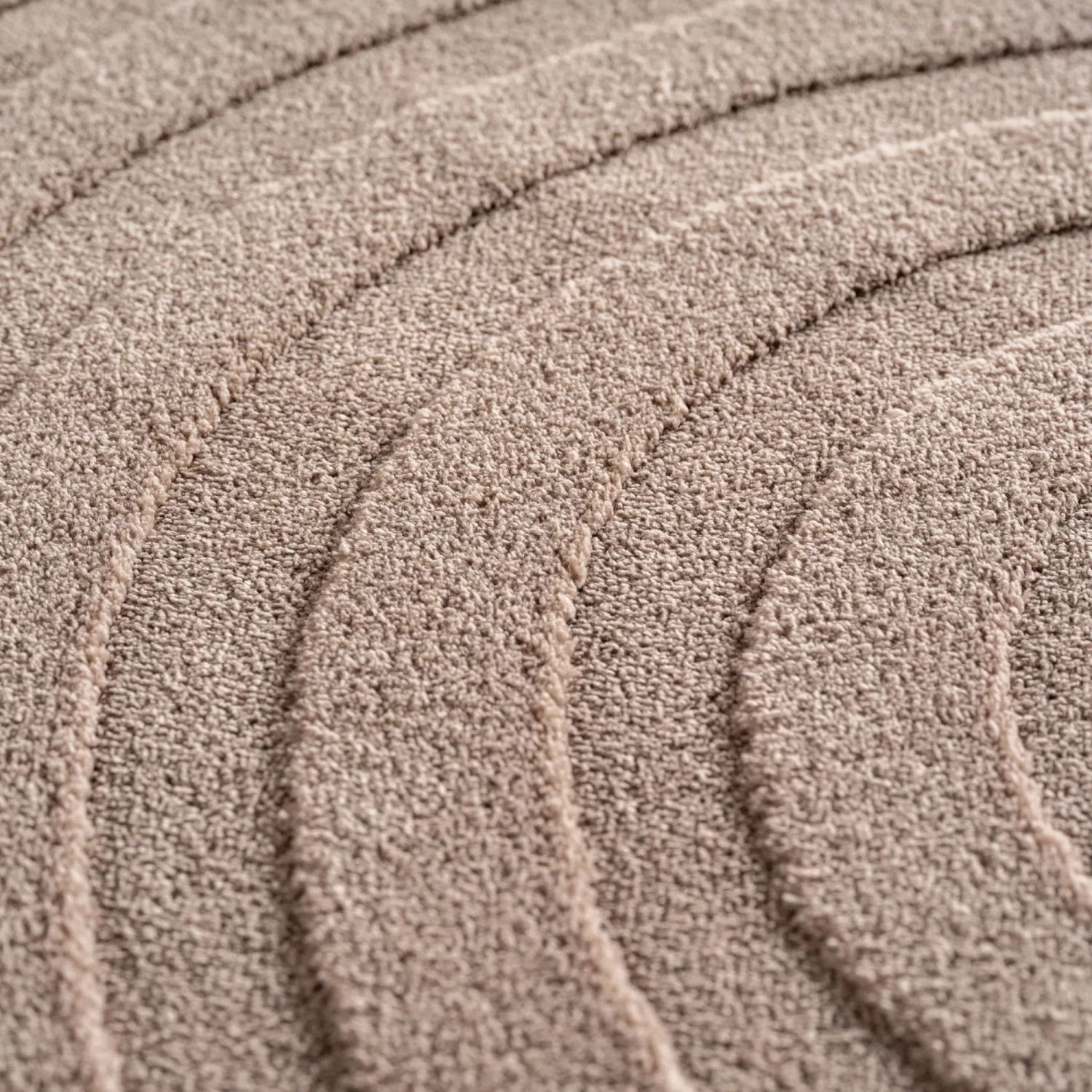 Detailaufnahme: Beiger Ayyildiz Kurzflorteppich Pompei mit 3D-Relief, moderne Teppich-Optik.