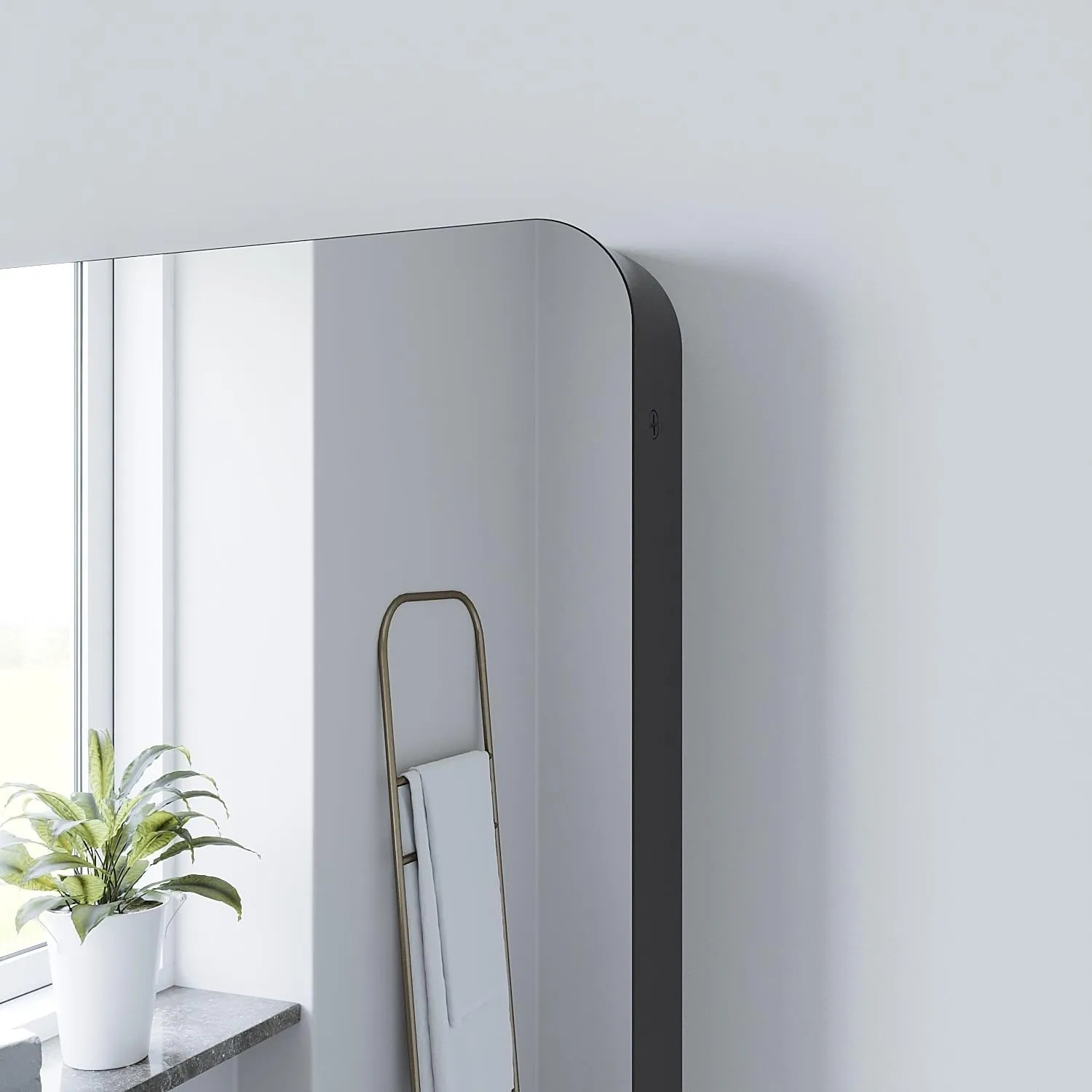 Aquabatos Badspiegel 60x80 cm mit Ablage, schwarz matter Rahmen, rechteckig, Wandmontage.