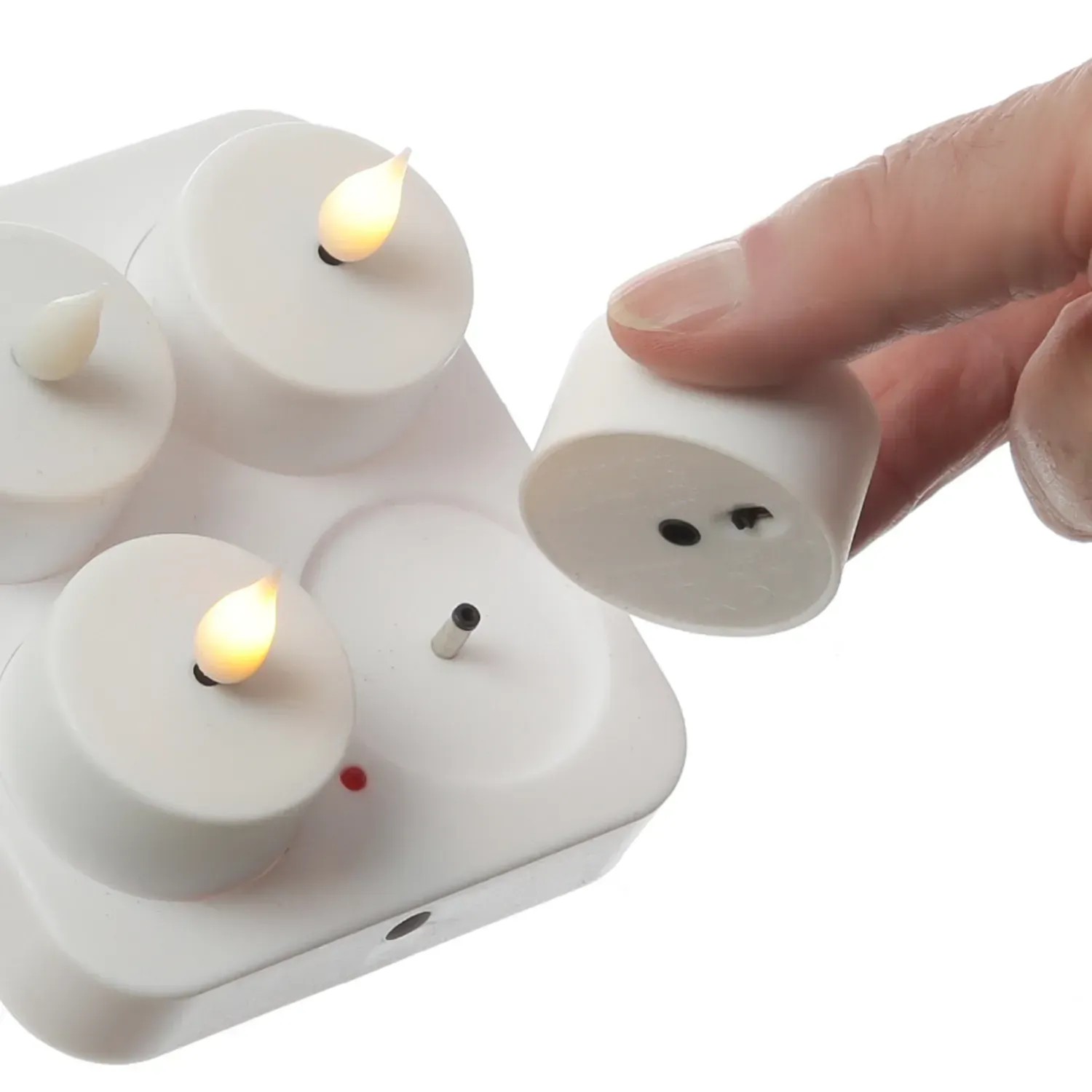 4er Set Marelida LED Teelichter mit Ladestation, wiederaufladbar, flackernd, weiß.