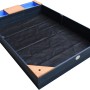Axi Kelly Sandkasten mit Becken und Bank, anthrazit-braun, 180x115 cm. Holzsandkasten mit Wanne und Abdeckung.