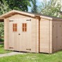 Unbehandeltes Weka Holz-Gartenhaus Bologna Plus mit Satteldach und Anbau im Garten.