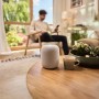 Gardena Smart Dual Water Control Bewässerungscomputer im Wohnraum auf Tisch