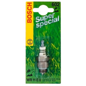 Bosch Zündkerze WR11E0 KSN 602 für Gartengeräte, verpackt.
