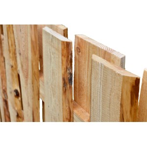 Detailaufnahme: T & J Zaunelement Lärche Jütland, 90x180cm, rustikaler Sichtschutzzaun aus Holz.