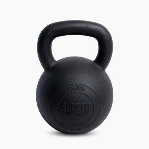 Schwarze Suprfit Gusseisen Kettlebell, pulverbeschichtet, mit ergonomischem Griff für Sport & Fitness Training.