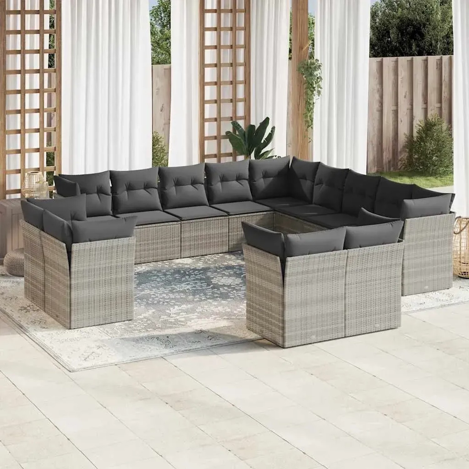 Hellgraue 13-tlg. Garten-Sofagarnitur aus Poly Rattan mit grauen Kissen. Gartenmöbel für Terrasse und Garten.