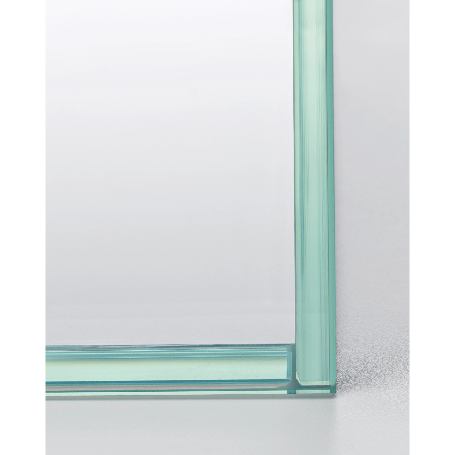 Detailaufnahme des Eheim ClearTank 300 l Aquariums: Weißglas, transparente Silikonnähte.