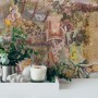 PROFHOME Dschungel Tapete mit Elefanten, Palmen und asiatischen Motiven in Grün, Braun, Gelb und Weiß.