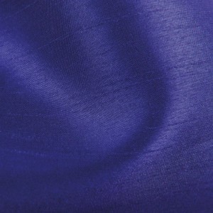 Arsvita Kissenhülle Alessia Blau 60x60 cm mit Füllkissen, Detailaufnahme des blauen Stoffes.