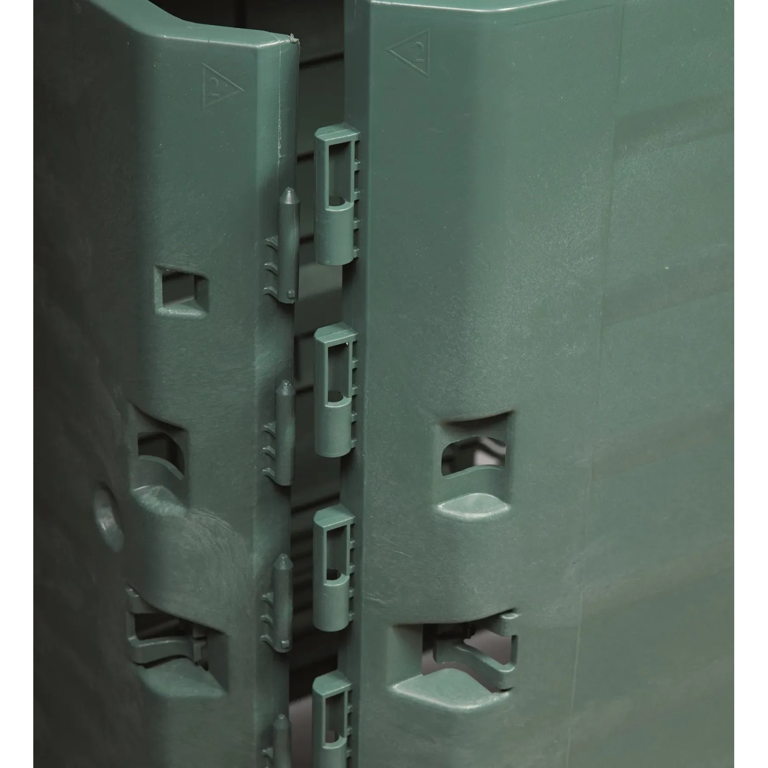 Detailaufnahme: Grüner Garantia Thermo-King Komposter 600 l, Stecksystem.