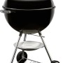 Schwarzer Weber Holzkohle Kugelgrill Classic Kettle Ø 57 cm mit Deckel und Ascheauffangschale.