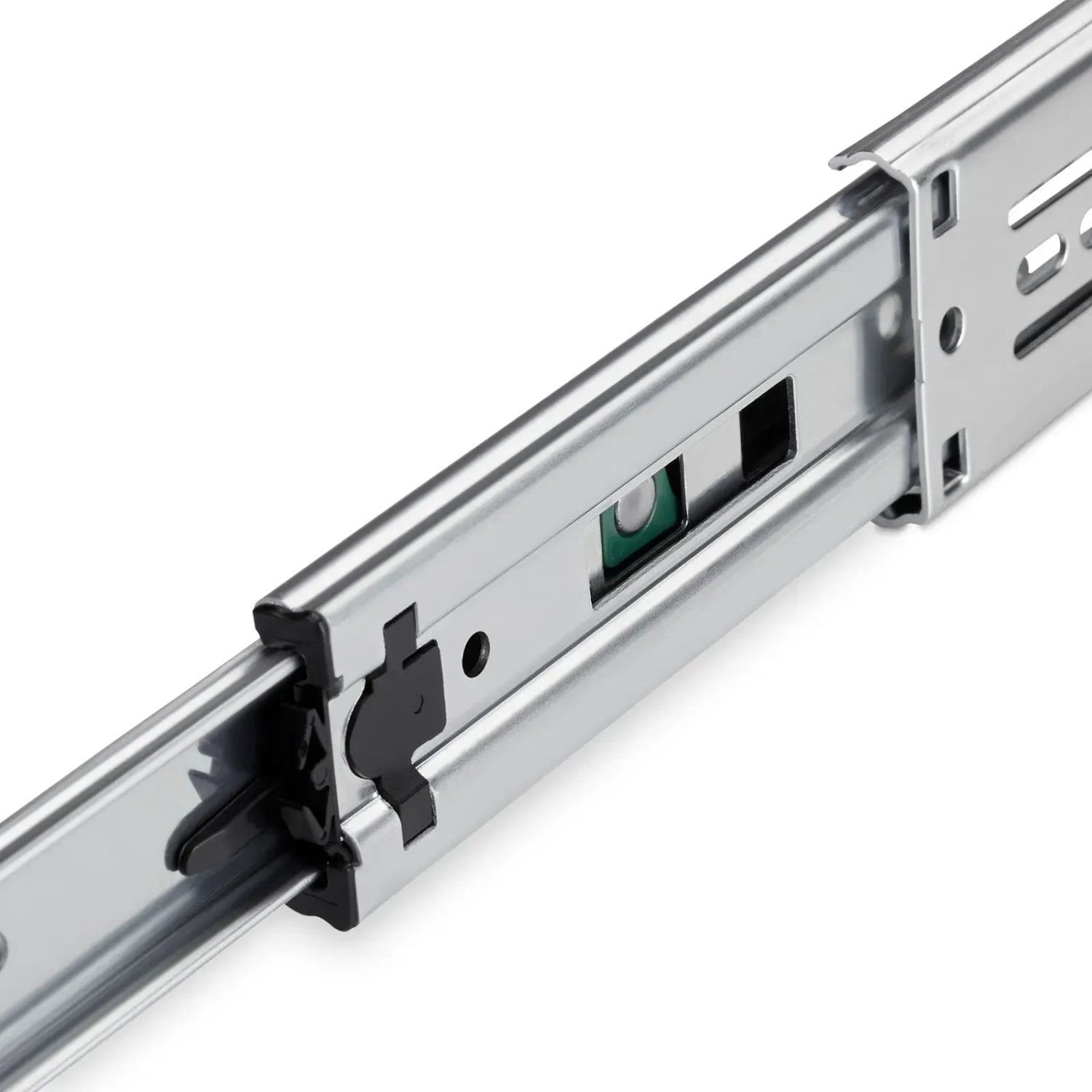 Silberner Vollauszug 550 mm mit Soft-Close. Detail der kugelgelagerten Schubkastenschiene.