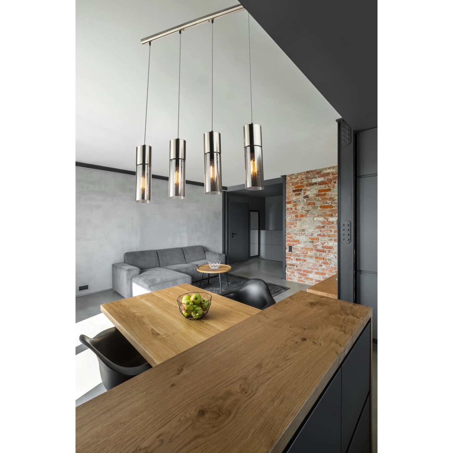 Moderne Globo Pendelleuchte Annika mit vier Rauchglas-Zylindern und Nickel matt Finish.