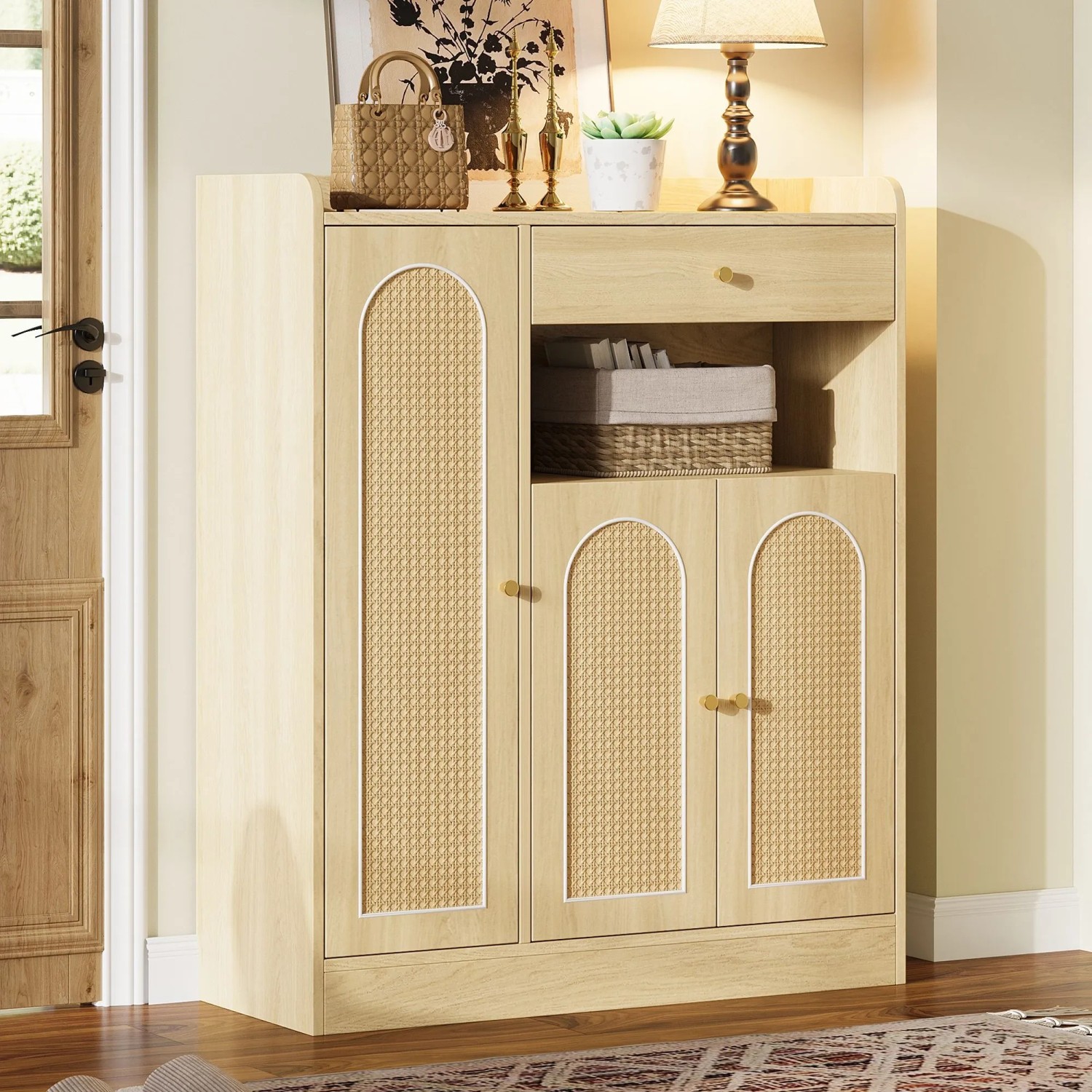 Merax Rattan Schuhschrank, Naturfarbe, 3 Türen, 1 Schublade. Heller Holzschrank mit Rattan-Einsätzen für Flur oder Wohnzimmer.